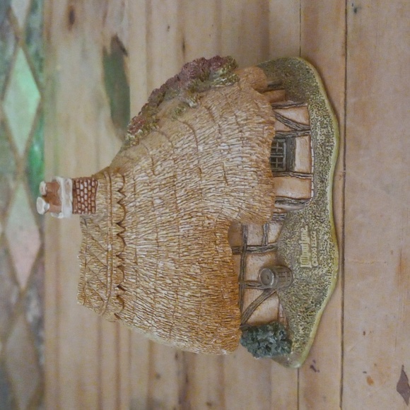 Lilliput Lane --- Boxwood Cottage, 1995 - Picture 3 of 6